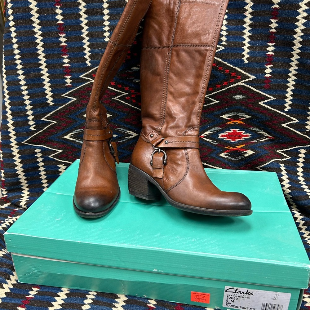 Clarks Women's Mascarpone Artisn buckle Brown Heeled leather Boots size 9
